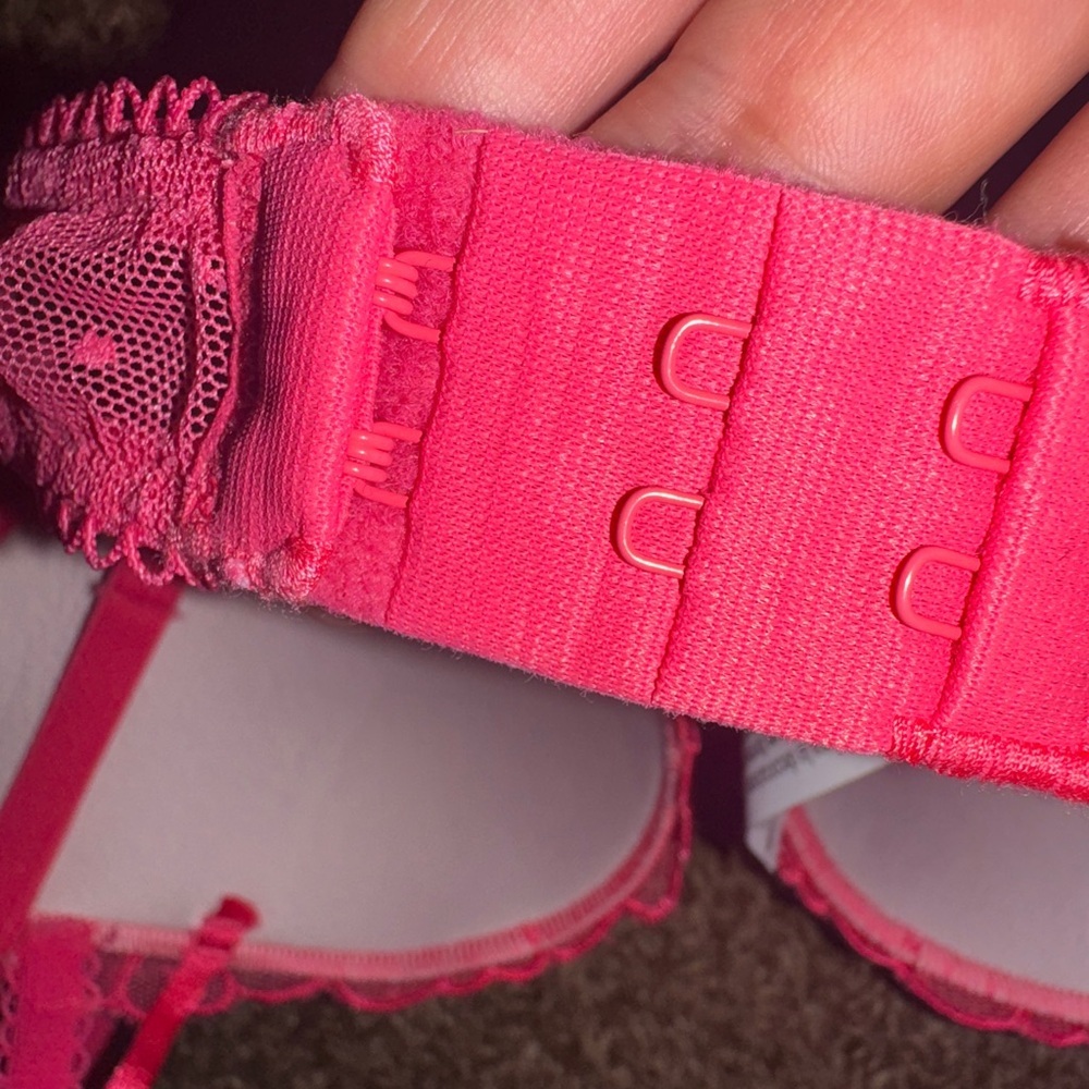 PINK Victoria's Secret Pink Heart Lace Bra - Picture 6 of 8